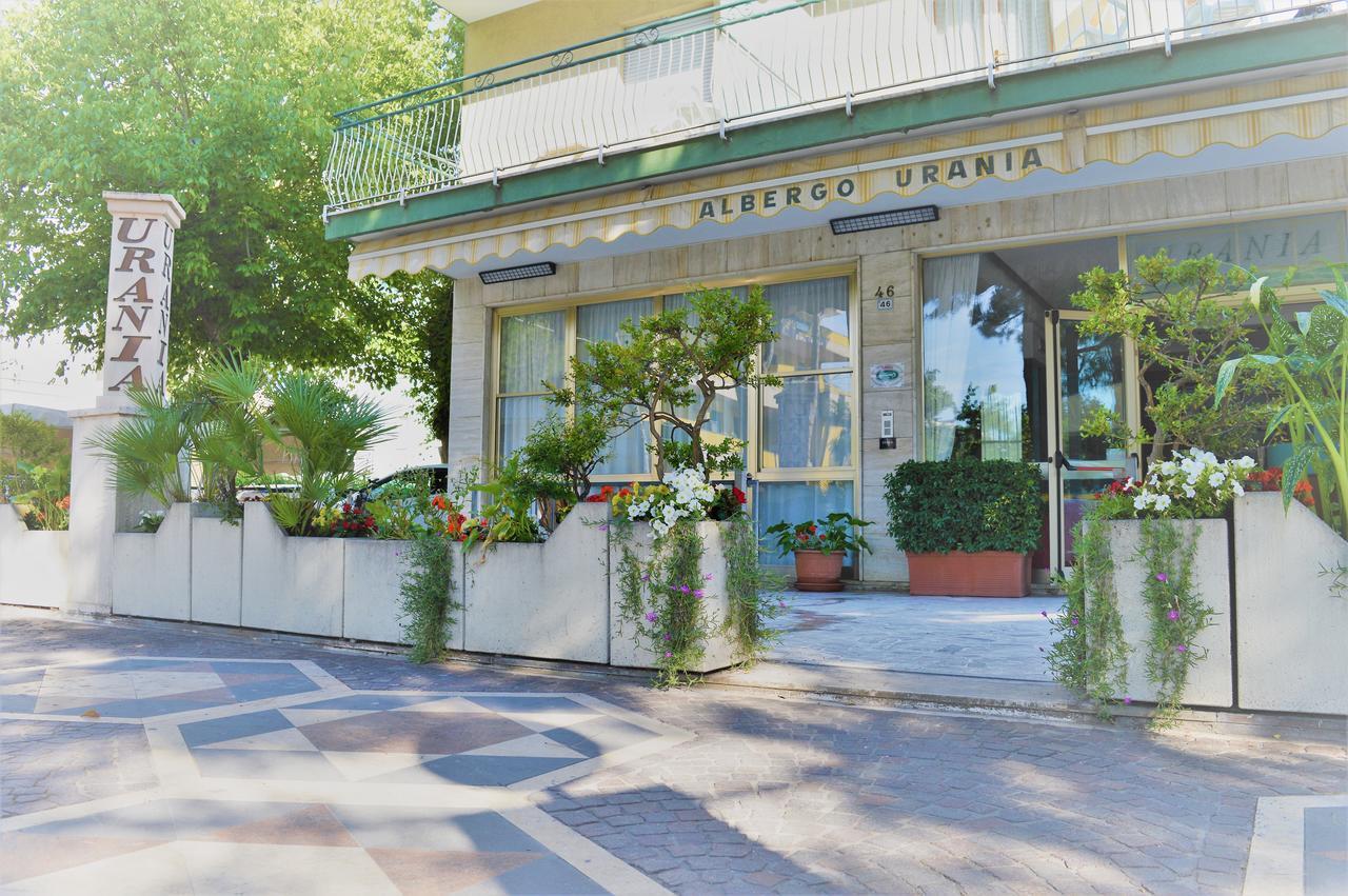Urania Hotel Fogliano Marina Exterior photo